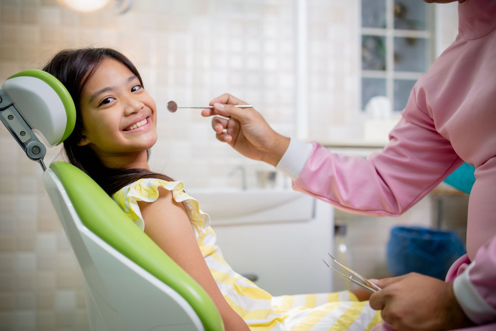 Pediatric Dentist vs. Family Dentist: What's the Right Choice for Your Child?